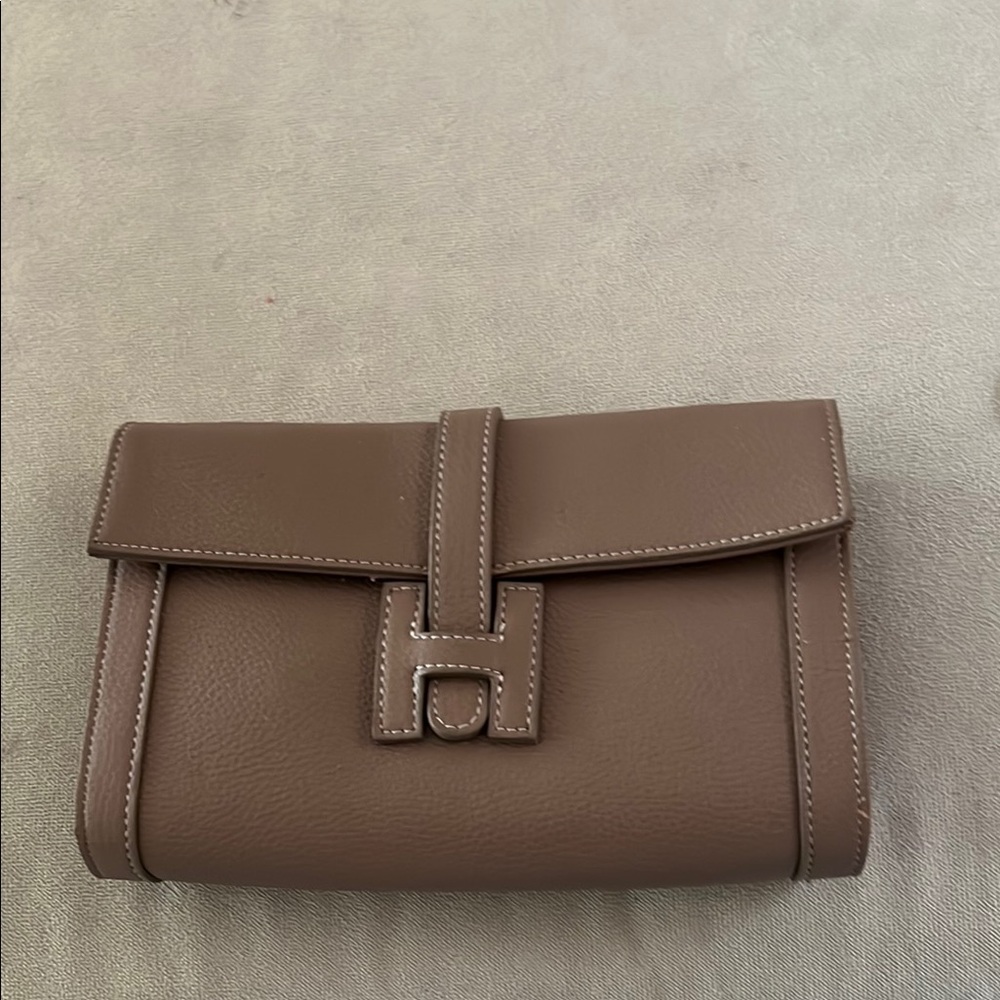 Elegant Brown Leather bag - with shoulder and wristlet straps ! WOW!